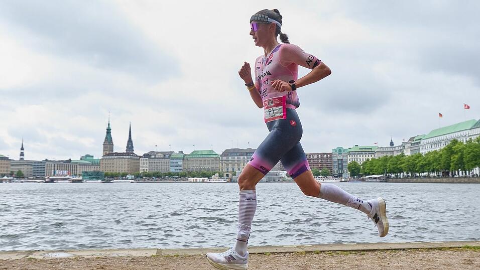 Kam als Zweiter der Ironman-EM in Hamburg an: Laura Philipp. Kam als Zweiter der Ironman-EM in Hamburg an: Laura Philipp.
