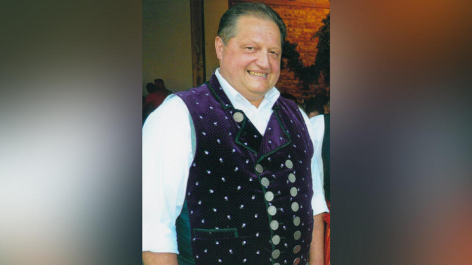 Der Stadt- und Kreisrat Eduard Brücklmaier feiert seinen 75. Geburtstag.