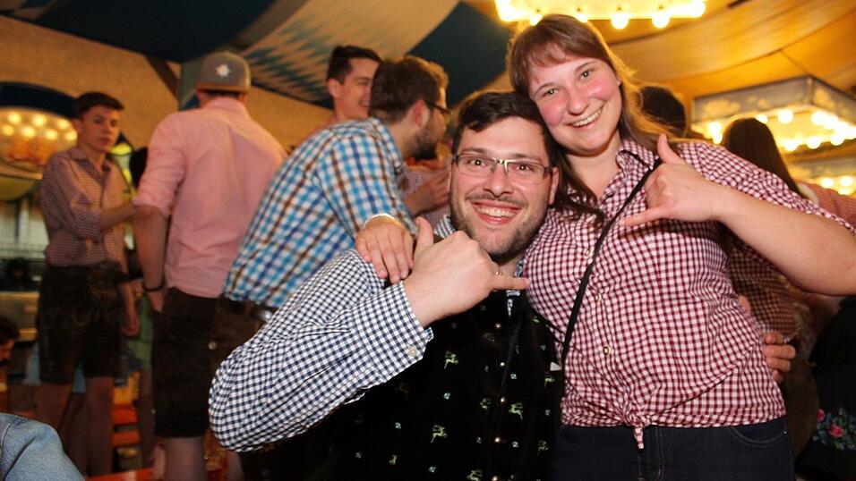 Die Fr&uuml;hjahrsdult 2017 in Landshut neigt sich dem Ende entgegen. Grund genug, noch einmal richtig in den Bierzelten zu feiern - abgerundet vom traditionellen Feuerwerk.