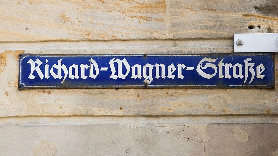Alles Wagner oder was? Bayreuth profitiert vom Glanz der Festspiele. (Archivbild) Alles Wagner oder was? Bayreuth profitiert vom Glanz der Festspiele. (Archivbild)