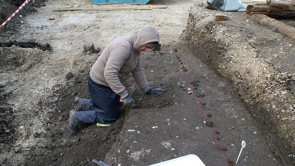 Aufregende Funde machten die Arch&auml;ologen am Kollerparkplatz. (Fotos: r&uuml;d)