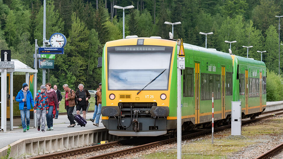 Bei der Waldbahn sollen 2026 Taktlücken geschlosssen werden. (Symbolbild) Bei der Waldbahn sollen 2026 Taktlücken geschlosssen werden. (Symbolbild)