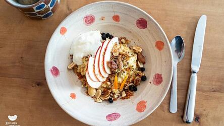 Glutenfrei und eine super Alternative zum Porridge aus Haferflocken: Das Hirse Porridge. Das Rezept dazu stammt von Genussbotschafter Bernhard Senkmüller.