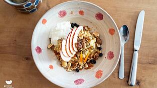 Glutenfrei und eine super Alternative zum Porridge aus Haferflocken: Das Hirse Porridge. Das Rezept dazu stammt von Genussbotschafter Bernhard Senkmüller.