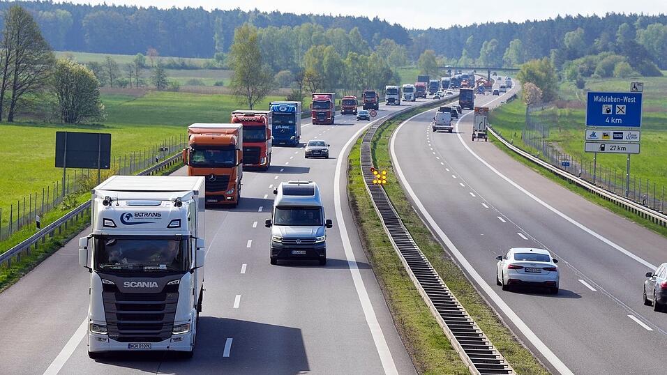 Die Dieselpreise steigen – und Speditionen schlagen Alarm. (Archivbild) Die Dieselpreise steigen – und Speditionen schlagen Alarm. (Archivbild)