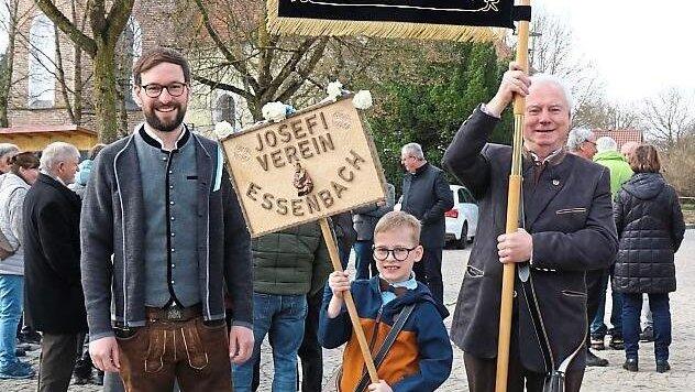 Der stolze Taferlbub Simon Josef.