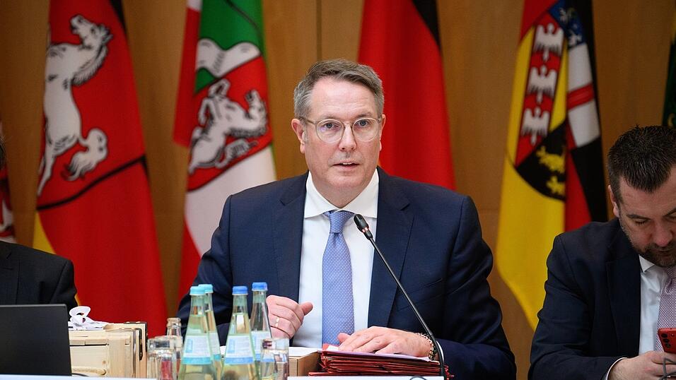 Explodierende Kosten auch im Sozialen sind Schweitzers Schwerpunkt - auch in seiner Funktion als MPK-Vorsitzender. (Archivbild) Explodierende Kosten auch im Sozialen sind Schweitzers Schwerpunkt - auch in seiner Funktion als MPK-Vorsitzender. (Archivbild)