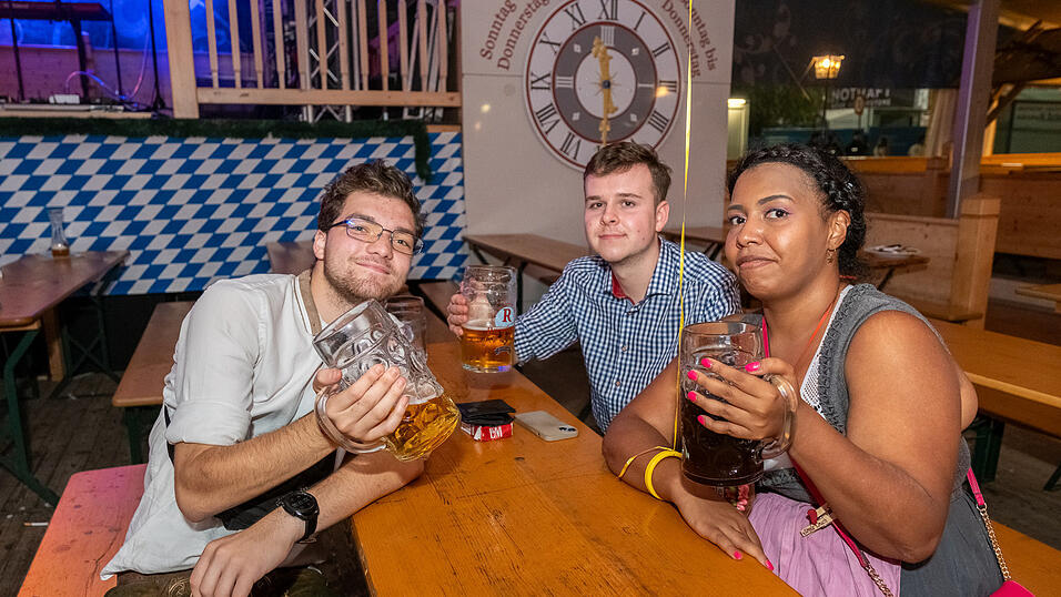 Die Partybilder vom Sonntag, 13. August 2023, aus dem Festzelt Reisinger. Die Partybilder vom Sonntag, 13. August 2023, aus dem Festzelt Reisinger.