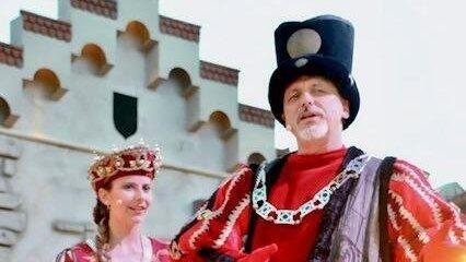 Nach 40 Jahren auf der Bühne hat Sandro Bauer seinen Abschied verkündet. Wer folgt dem Bürgermeister als Chamerauer?