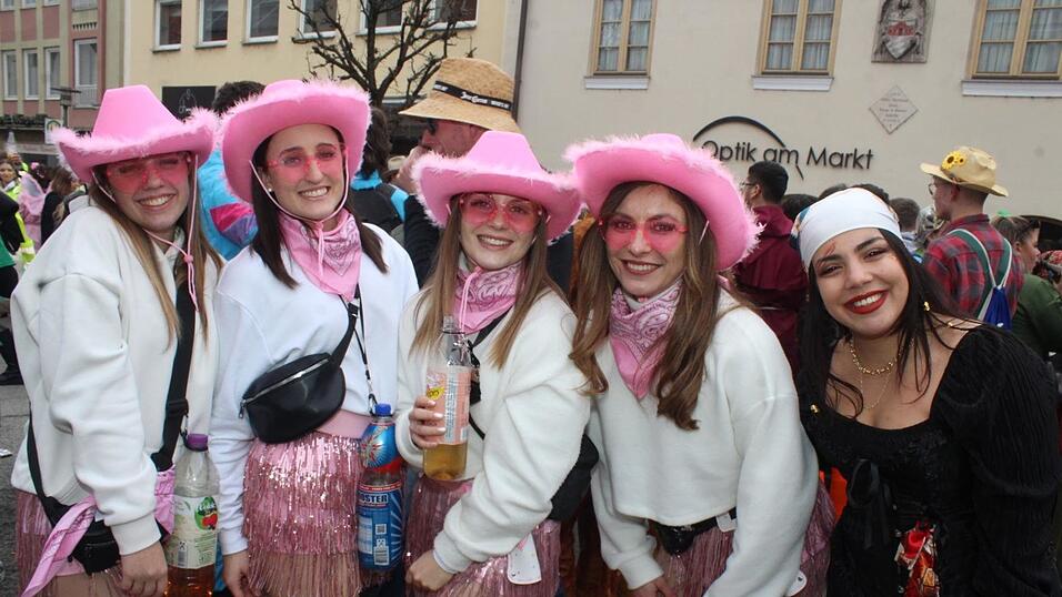 Beste Stimmung herrschte beim Rosenmontagszug in Geisenhausen.