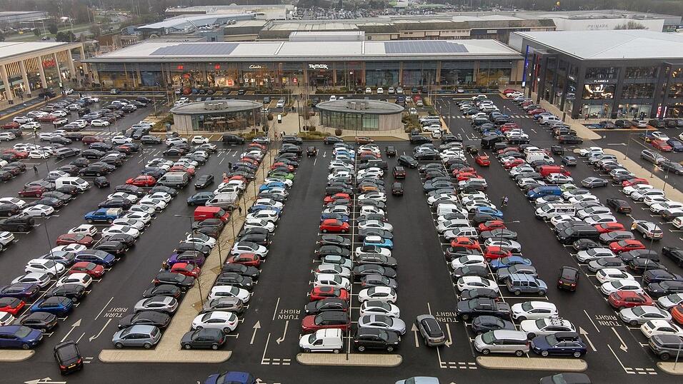 Deutsche Autos bleiben beliebt bei den Briten. (Archivbild)