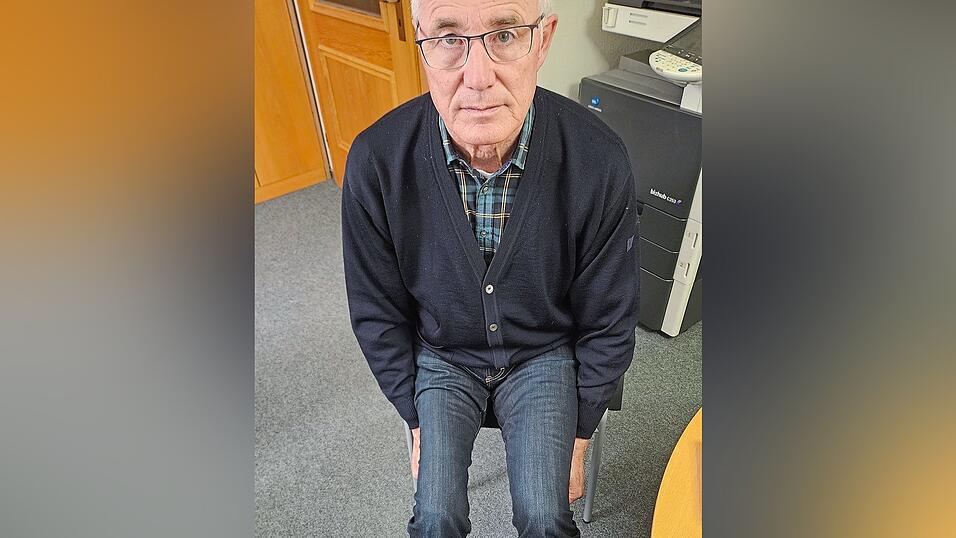 Die tempor&auml;re L&auml;hmung unterhalb der Rippen wirkte sich auf Bayers k&ouml;rperliche Entwicklung aus. Sein rechtes Bein ist k&uuml;rzer und schw&auml;cher. Sein Knochen- und Muskelwachstum litt w&auml;hrend dieser Zeit.