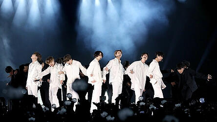 Seit ihrem Deb&uuml;t 2013 st&uuml;rmt BTS die internationalen Charts. Nach einer vierj&auml;hrigen Pause kehren sie nun zur&uuml;ck auf die B&uuml;hne.