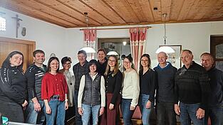 Die neue Vorstandschaft des Sch&uuml;tzenvereins Kaitersberg Steinb&uuml;hl mit dem Ersten Sch&uuml;tzenmeister Andreas Muhr (2.v.l.) an der Spitze.