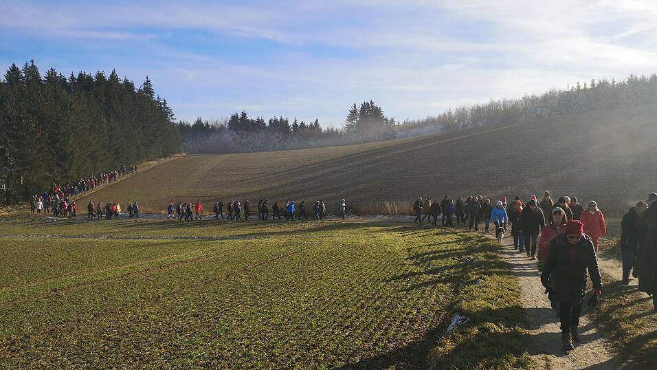 Der Wettergott meinte es gut: Strahlender Sonnenschein begleitete die Teilnehmer.