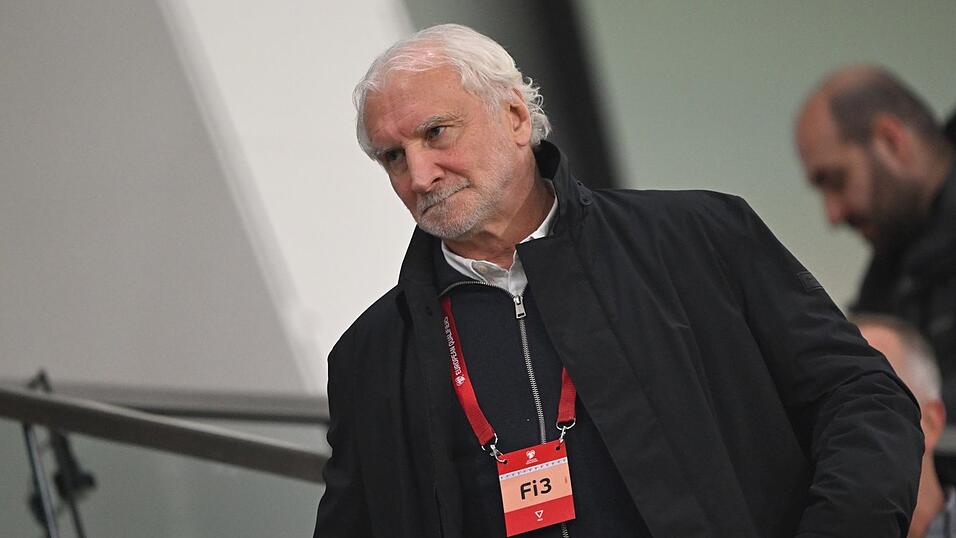 Rudi Völler kann nicht zufrieden sein mit der DFB-Elf. Rudi Völler kann nicht zufrieden sein mit der DFB-Elf.