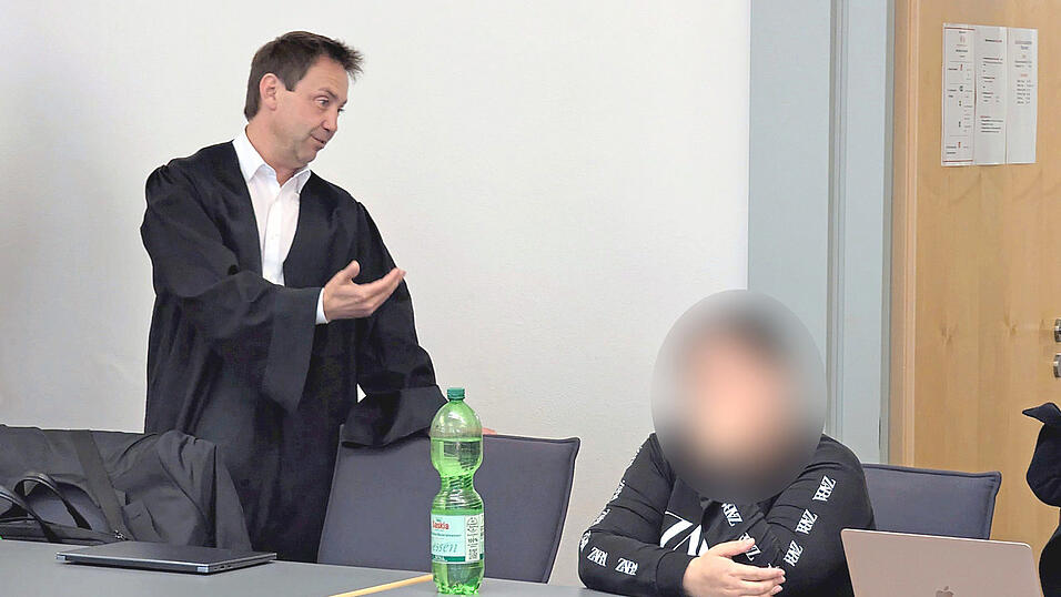 Rechtsanwalt Christian Ciurea beklagt, dass die Staatsanwaltschaft Regensburg seine Mandantin ohne irgendeinen Beweis verhaften ließ und kündigt Schadenersatzklagen an.