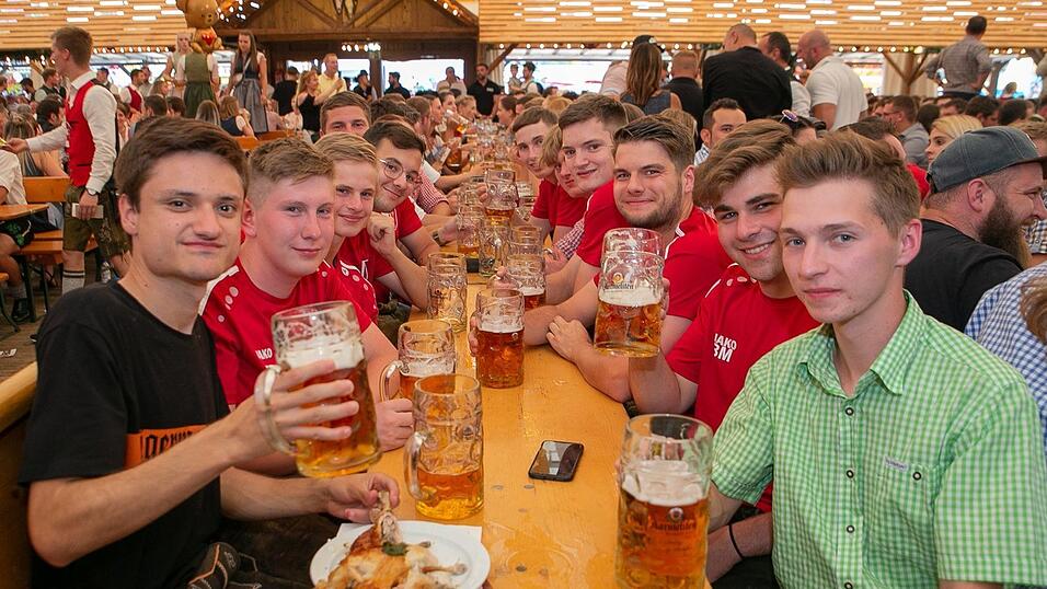 Die Partybilder vom Samstag, 13. August 2022, aus dem Festzelt Nothaft.