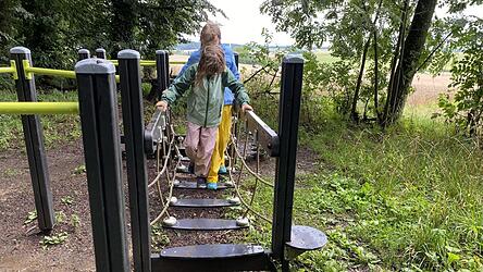 Kletterstation am Walderlebnispfad.