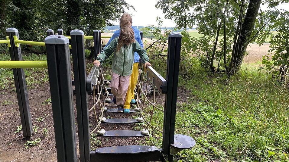 Kletterstation am Walderlebnispfad. Kletterstation am Walderlebnispfad.