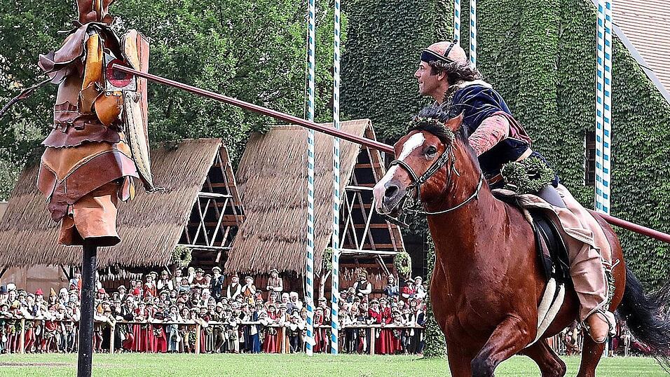 Für viele Veranstaltungen der Landshuter Hochzeit braucht man Eintrittskarten, so zum Beispiel auch für die Reiter- und Ritterspiele am Sonntagnachmittag während der Aufführungszeit.