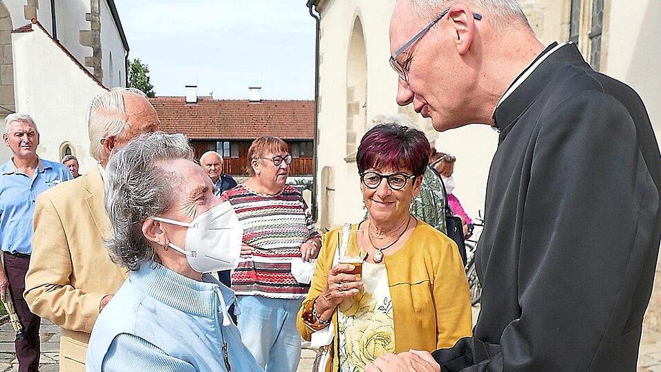 Rosa Swatosch, die Pfarrhaush&auml;lterin von Pfarrer Hebauer, lag mit Pfarrer Josef Schemmerer auf einer Glaubenswellenl&auml;nge.