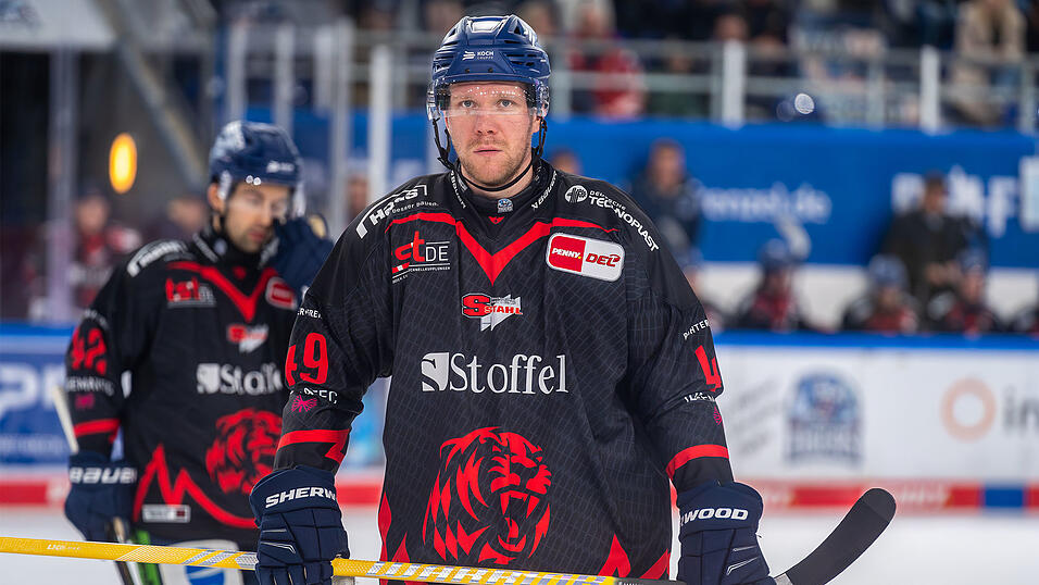 Fand nach seiner schweren Verletzung in der vergangenen Saison nie mehr richtig zur&uuml;ck in die Mannschaft der Straubing Tigers: Marcel M&uuml;ller. Jetzt wechselt der 36-J&auml;hrige zur&uuml;ck nach Krefeld in die DEL2.