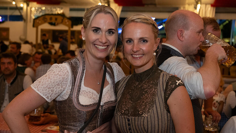 Die Partybilder vom Montag, 14. August 2023, aus dem Festzelt Greindl. Die Partybilder vom Montag, 14. August 2023, aus dem Festzelt Greindl.