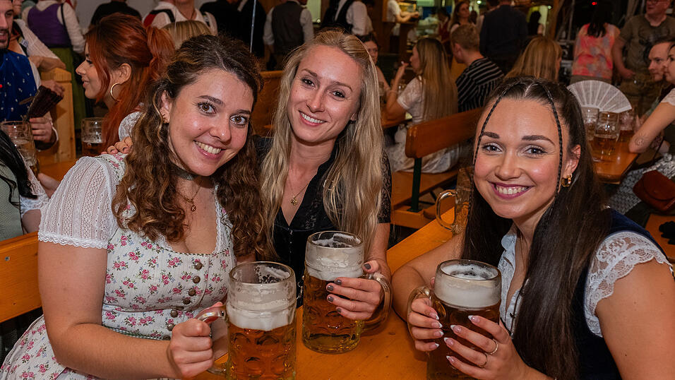 Die Partybilder vom Sonntag, 13. August 2023, aus dem Festzelt Nothaft. Die Partybilder vom Sonntag, 13. August 2023, aus dem Festzelt Nothaft.