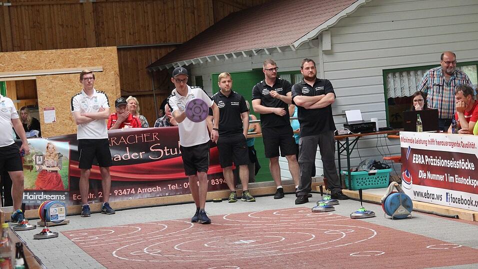 Trotz einer 3:1-F&uuml;hrung mussten sich die Buam aus dem Lamer Winkel am Ende dem TSV Hartpenning verdient mit 3:7 geschlagen geben.