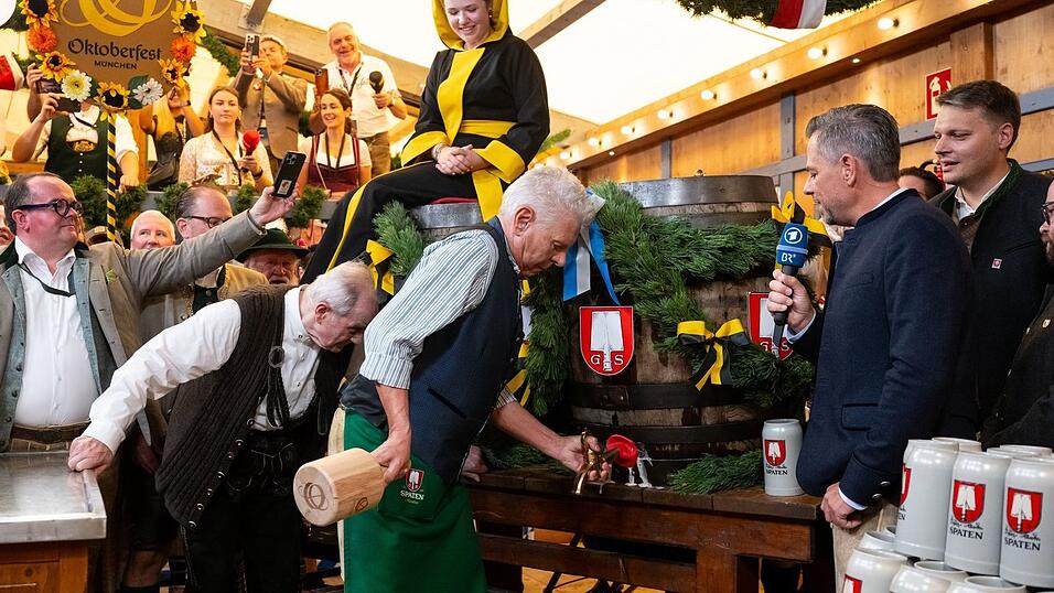 Reiter beim Wiesnanstich 2023 (Archiv).