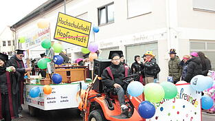 Die Faschingsfreunde Walkertshofen besch&auml;ftigten sich mit Mainburgs neuem Titel &bdquo;Hochschulstadt&ldquo;.
