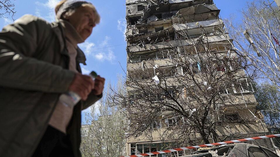 Die Hoffnungen auf schnelle Fortschritte im Ukraine-Konflikt sind nach dem geplatzten Außenminister-Treffen gedämpft. Die Hoffnungen auf schnelle Fortschritte im Ukraine-Konflikt sind nach dem geplatzten Außenminister-Treffen gedämpft.