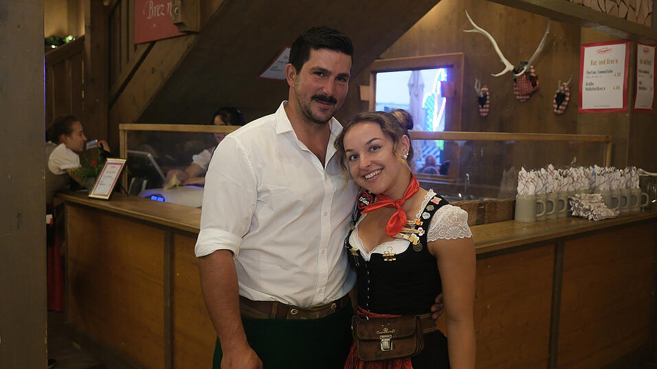 Die Partybilder vom Dienstag, 15. August 2023, aus dem Festzelt Krönner. Die Partybilder vom Dienstag, 15. August 2023, aus dem Festzelt Krönner.