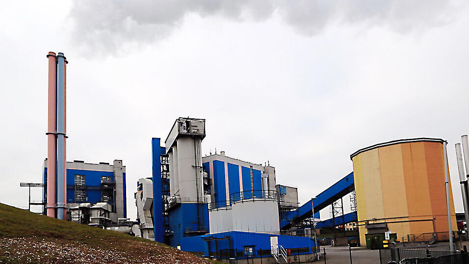 Das illegale Material aus Tschechien soll im Müllkraftwerk in Schwandorf verbrannt werden. Das illegale Material aus Tschechien soll im Müllkraftwerk in Schwandorf verbrannt werden.