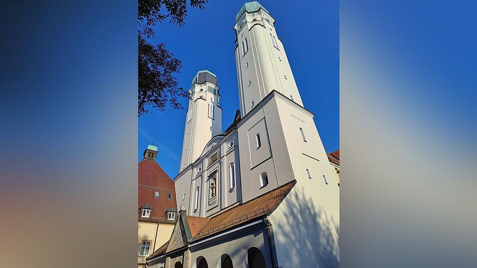 Die im Jugendstil erbaute und immer wieder renovierte Abteikirche ist das Zentrum der Anlage. Die im Jugendstil erbaute und immer wieder renovierte Abteikirche ist das Zentrum der Anlage.