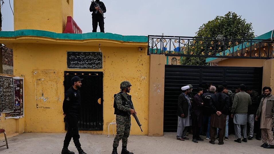 Die Sorge vor einer noch höheren Opferzahl war angesichts der vielen Verwundeten hoch. Die Sorge vor einer noch höheren Opferzahl war angesichts der vielen Verwundeten hoch.