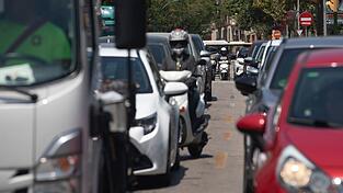 Im Zentrum Palmas gibt es seit Jahresbeginn eine Umweltzone, in die Urlauberautos mit ausländischem Kennzeichen - auch wenn sie schadstoffarm oder sogar elektrisch sind - nicht einfahren dürfen. (Archivbild)