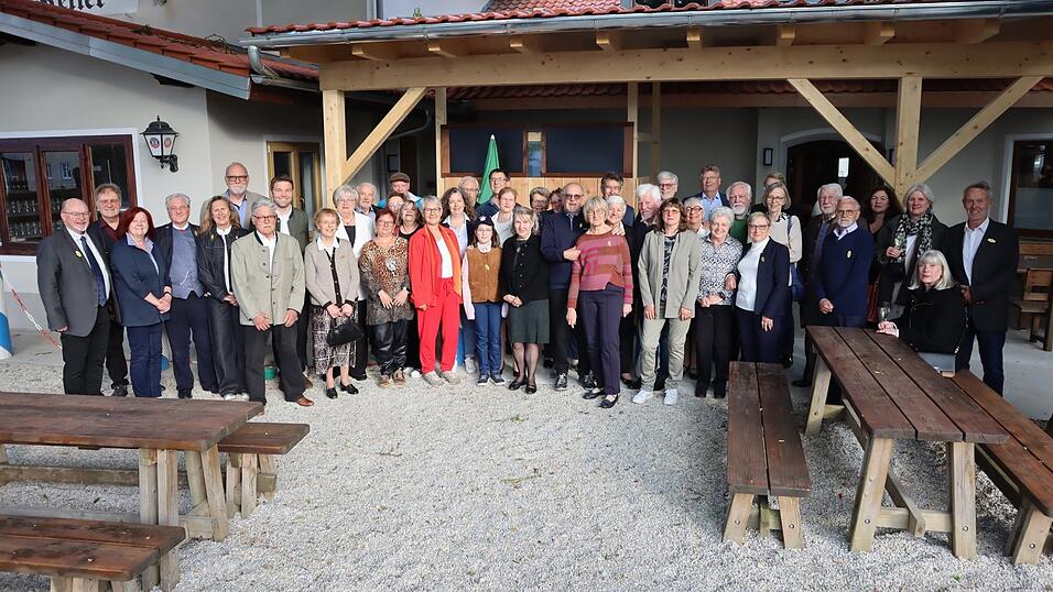 Am Samstag wurde das Wiedersehen der Moosburger und der Gruppe aus Bry-sur-Marne traditionsgem&auml;&szlig; mit einem Partnerschaftsabend im Staudinger Keller gefeiert.