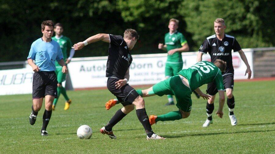 Die SpVgg Landshut schenkte gegen Rosenheim eine 2:0 Führung wieder her (Foto: Herrmann). Die SpVgg Landshut schenkte gegen Rosenheim eine 2:0 Führung wieder her (Foto: Herrmann).
