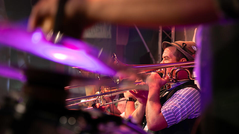 Echte Blasmusikfans lie&szlig;en sich auch den zweiten Auftritt in Folge am Dienstagabend nicht entgehen.