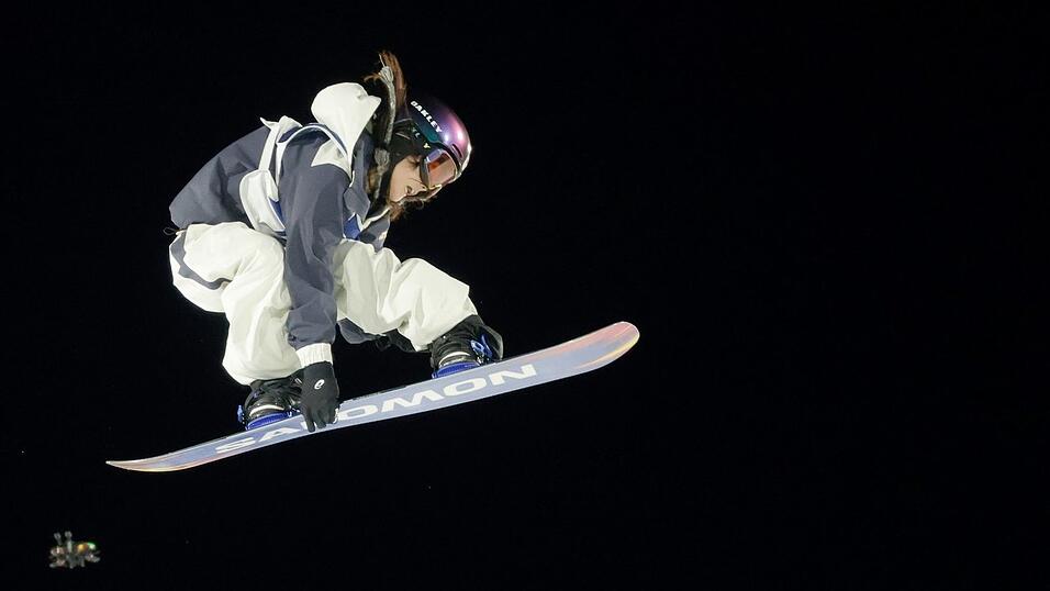 Auch im Snowboard - hier das Big-Air-Finale mit Kokomo Murase - kommen Kameradrohnen zum Einsatz. (Archivbild) Auch im Snowboard - hier das Big-Air-Finale mit Kokomo Murase - kommen Kameradrohnen zum Einsatz. (Archivbild)