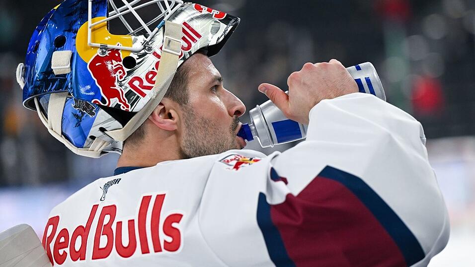 Goalie Matthias Niederberger fehlt dem EHC Red Bull M&uuml;nchen mehrere Wochen. (Archivbild)