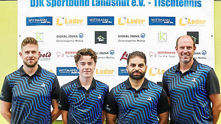 Neues Gesicht: Sebastian Eben (links) unterst&uuml;tzt ab der kommenden Saison die erste Herrenmannschaft des Sportbund Landshut um David Carstens, Baktasch Noori und Lars Kossubek (von rechts).