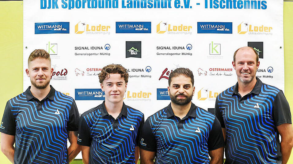Neues Gesicht: Sebastian Eben (links) unterst&uuml;tzt ab der kommenden Saison die erste Herrenmannschaft des Sportbund Landshut um David Carstens, Baktasch Noori und Lars Kossubek (von rechts).