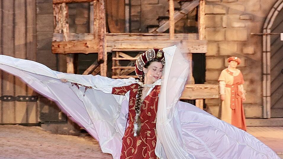 Eindr&uuml;cke von der Gruppe 'blau', die am Freitagabend die Drachenstich-Premiere gespielt hat.