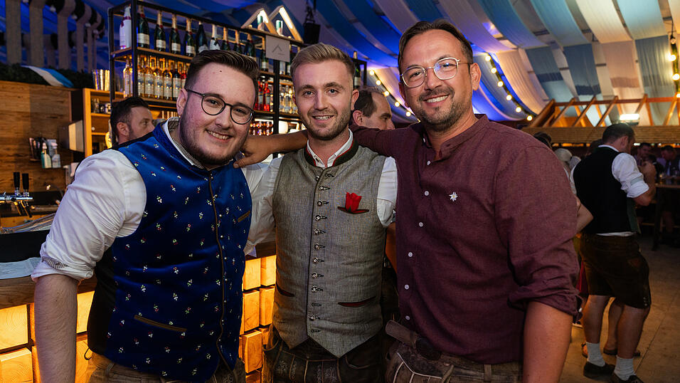 Die Partybilder vom Donnerstag, 17. August 2023, aus dem Festzelt Wenisch. Die Partybilder vom Donnerstag, 17. August 2023, aus dem Festzelt Wenisch.