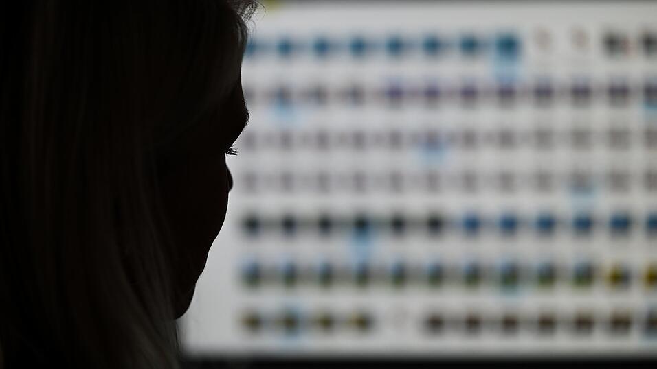 Über Online-Chatportale wie Knuddels, Kik und Telegram suchte der Mann nach Gleichgesinnten. (Symbolbild) Über Online-Chatportale wie Knuddels, Kik und Telegram suchte der Mann nach Gleichgesinnten. (Symbolbild)