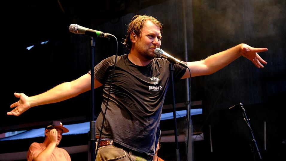 LaBrassBanda begeisterte am Donnerstagabend das Publikum in Straubing.