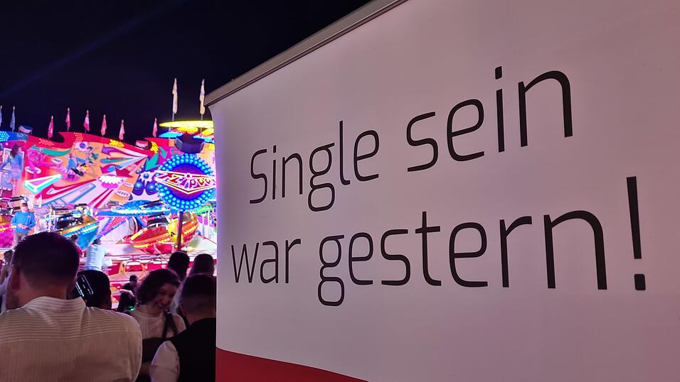 Langweilig wird es bei uns auf der Couch nie – dafür sorgen die sympathischen Gäste und die Moderatoren, die natürlich auch ihren Spaß haben.